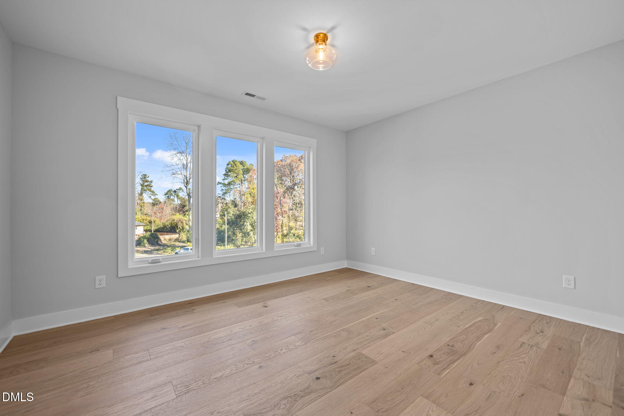 1005 Phoenix Place