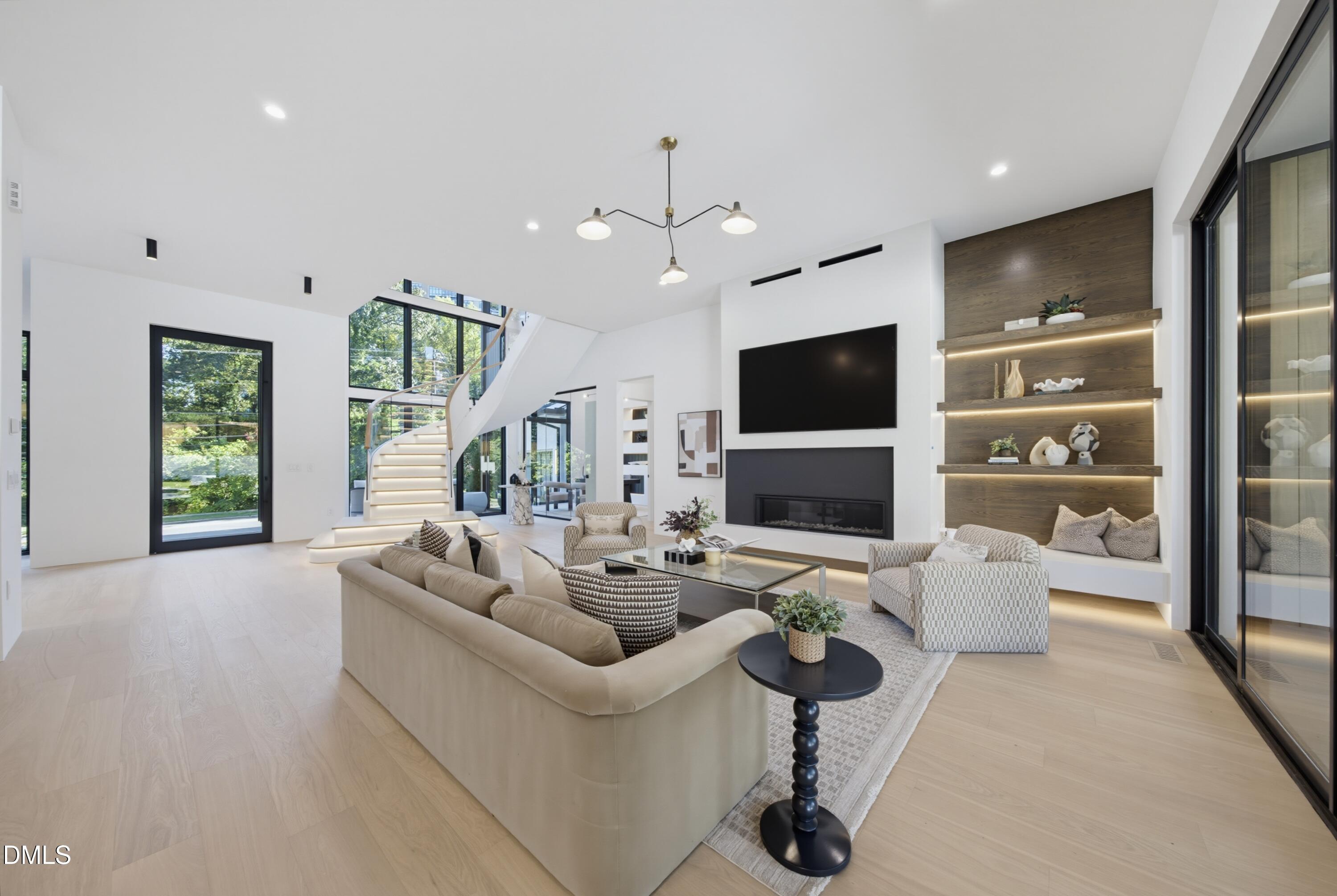 305 Dartmouth Road