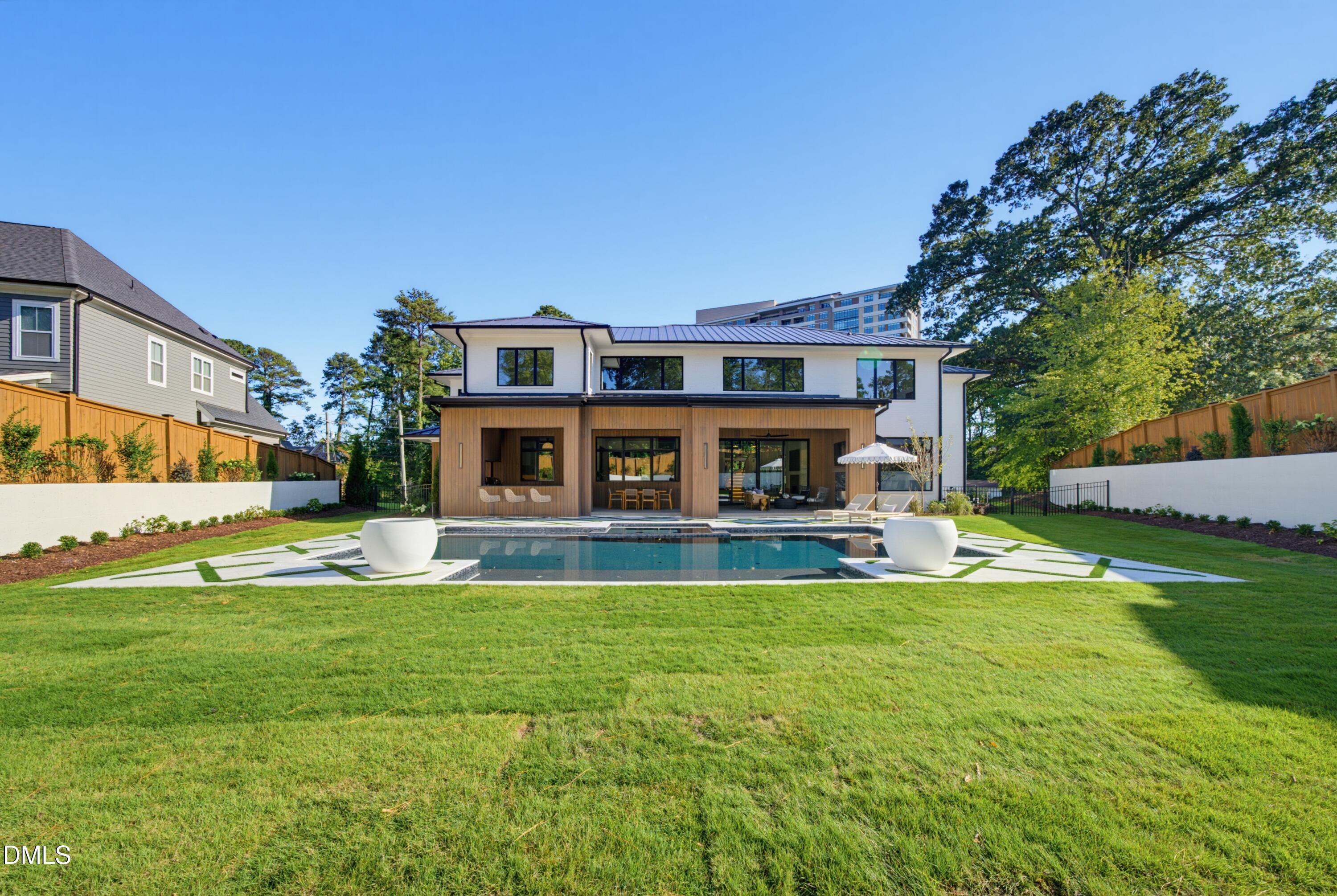 305 Dartmouth Road