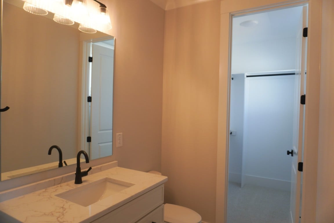 2432 Rosslare Mews Lane