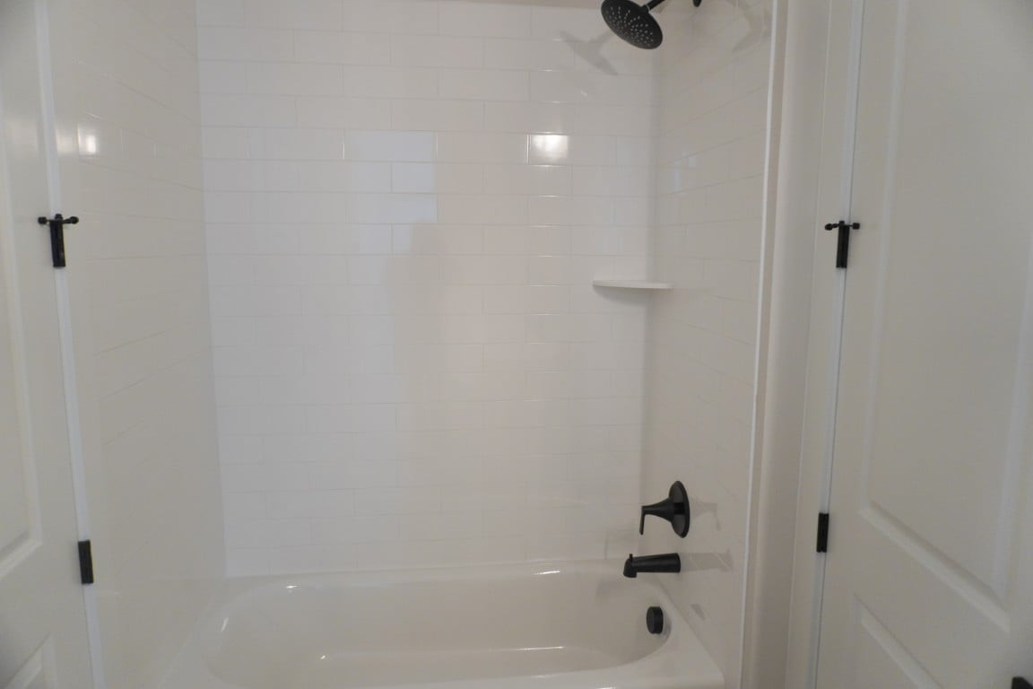 2432 Rosslare Mews Lane