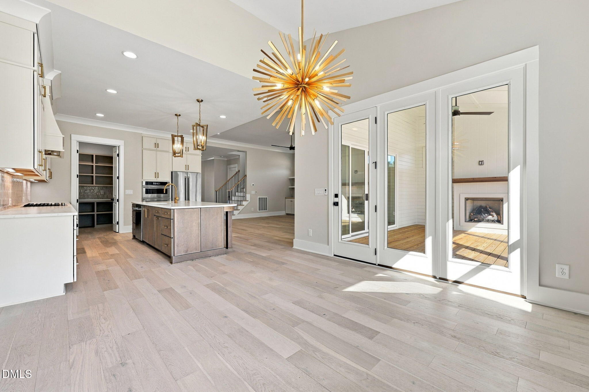 2432 Rosslare Mews Lane