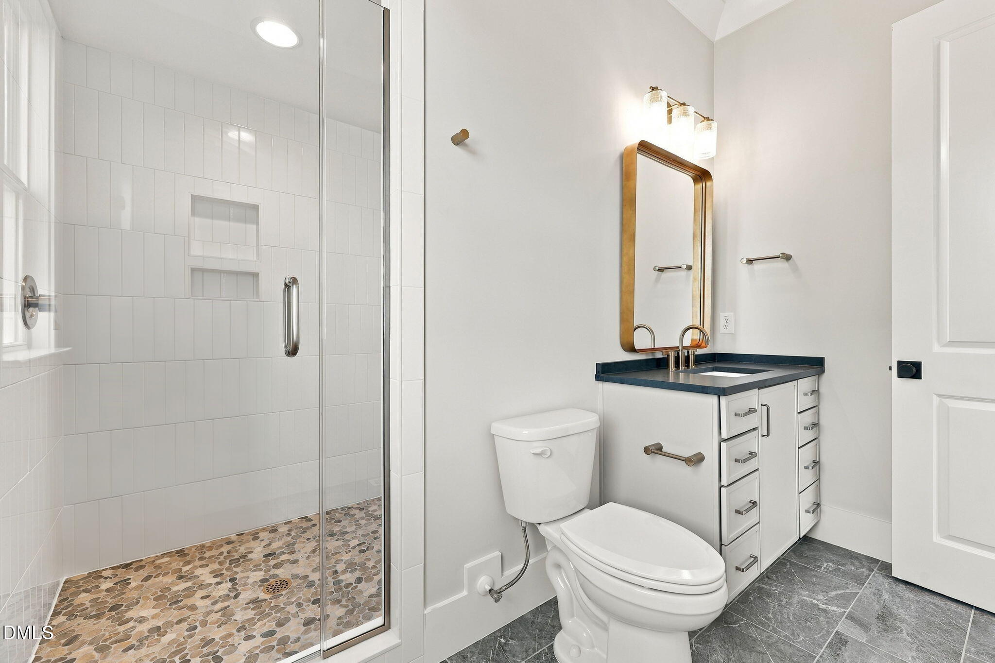 2432 Rosslare Mews Lane