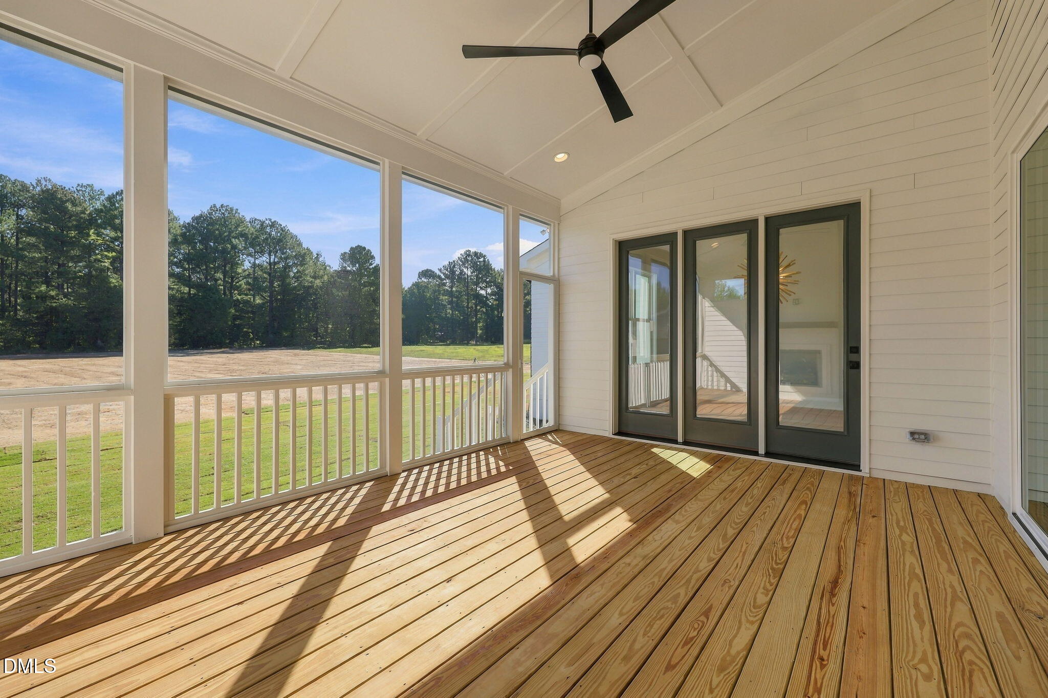 2432 Rosslare Mews Lane