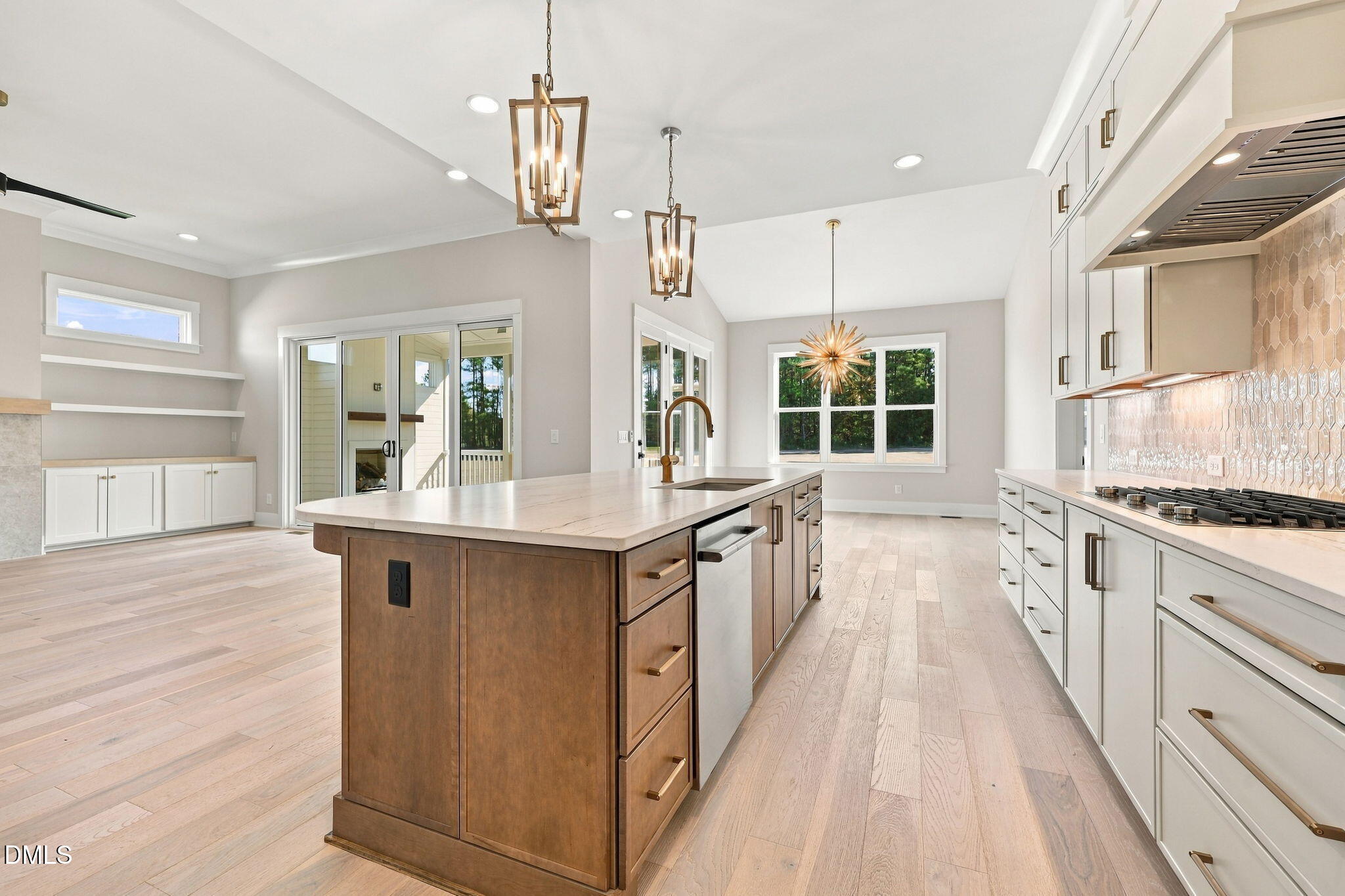 2432 Rosslare Mews Lane
