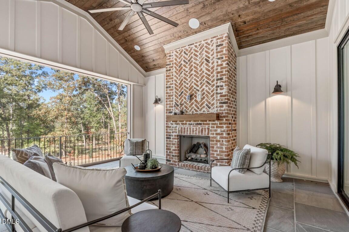 2912 Frances Marie Lane