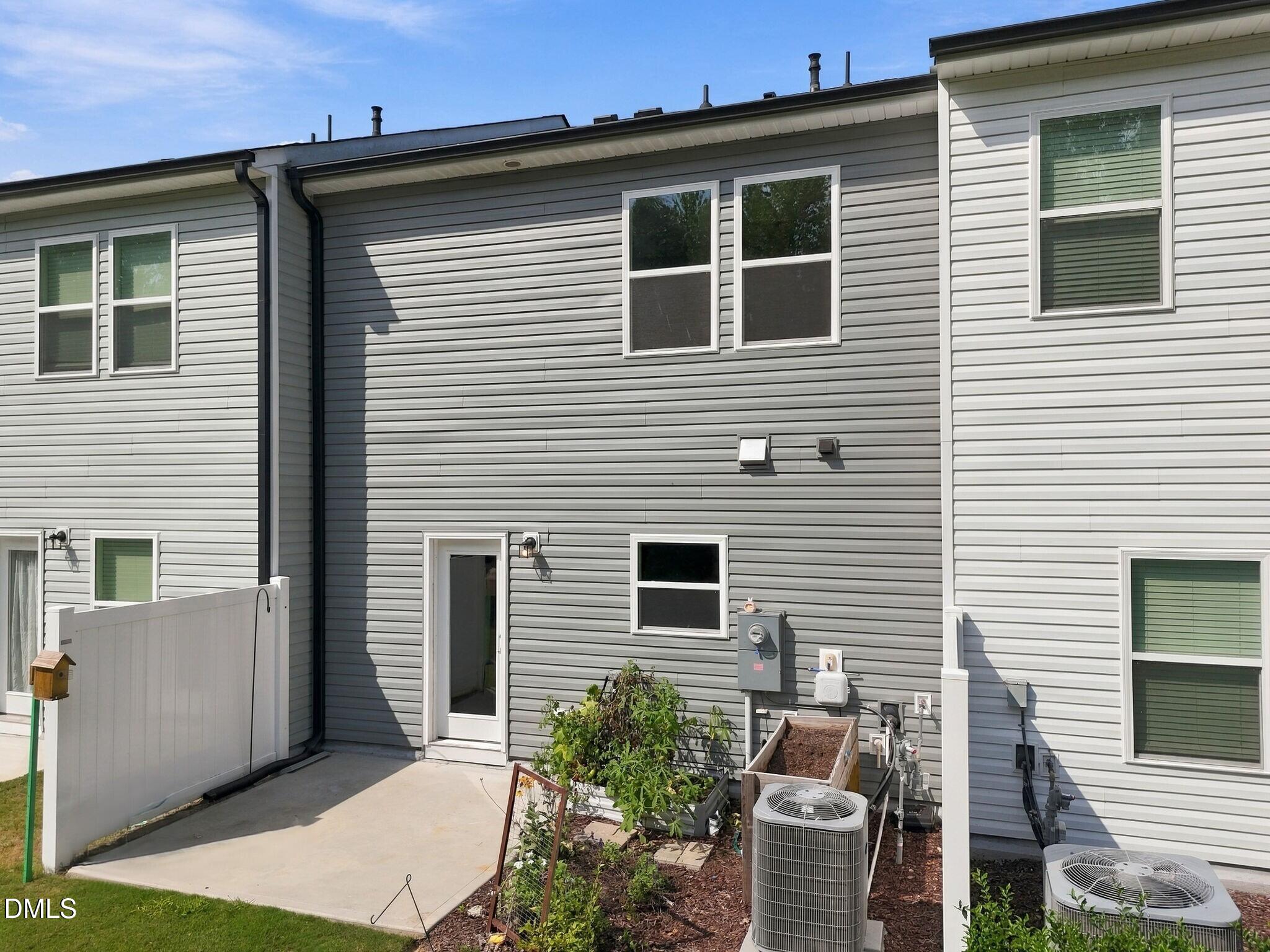 504 Barrington Row Avenue