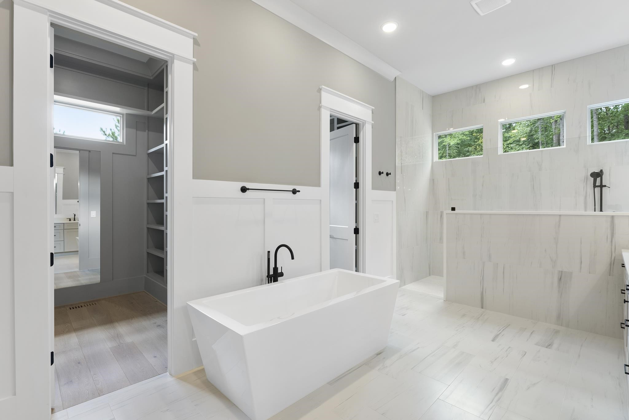 5817 Vintage Oak Lane