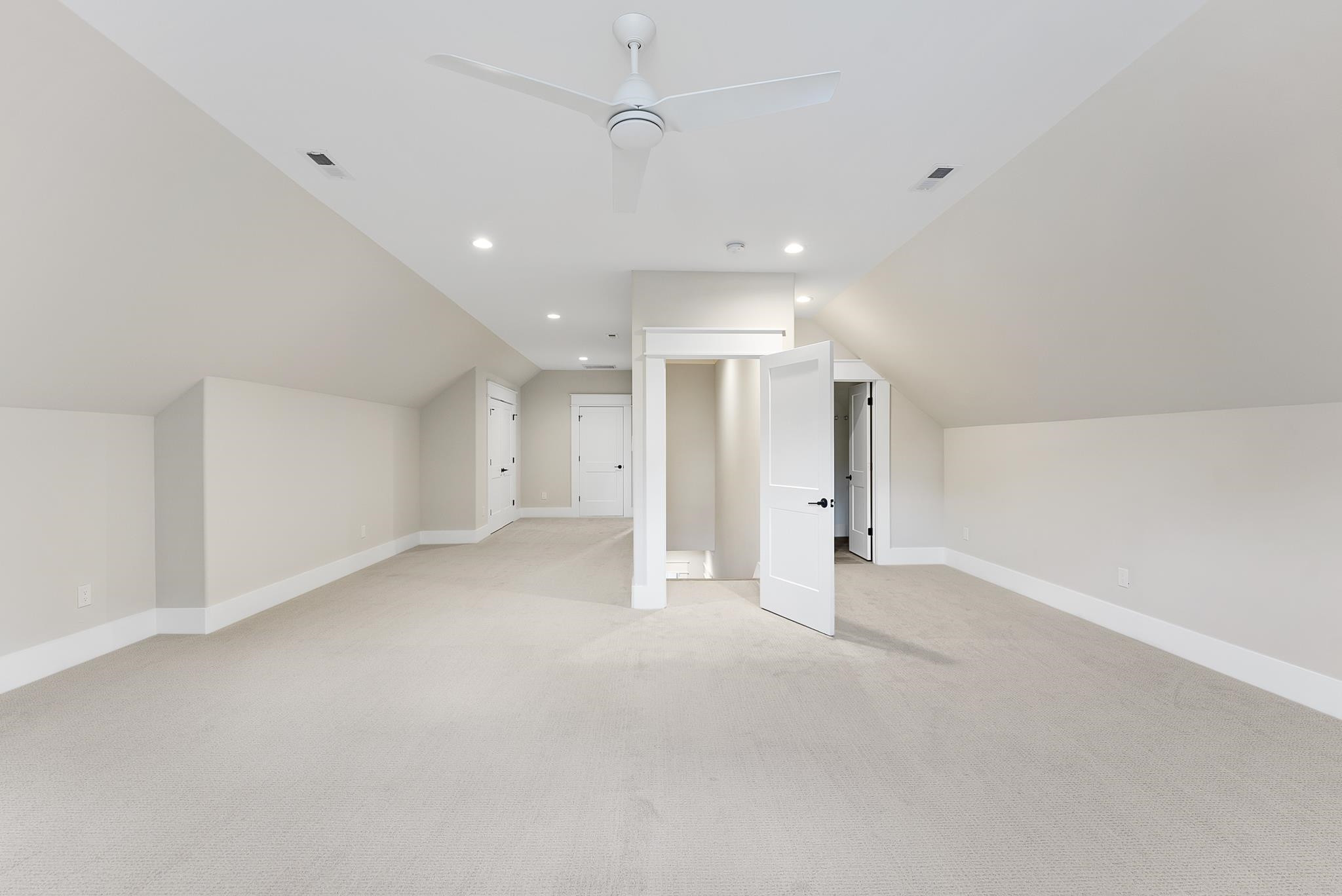 5817 Vintage Oak Lane