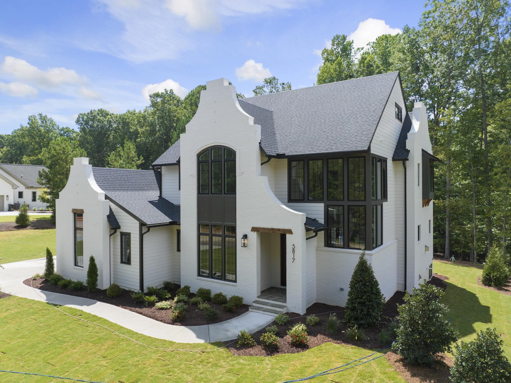 5817 Vintage Oak Lane