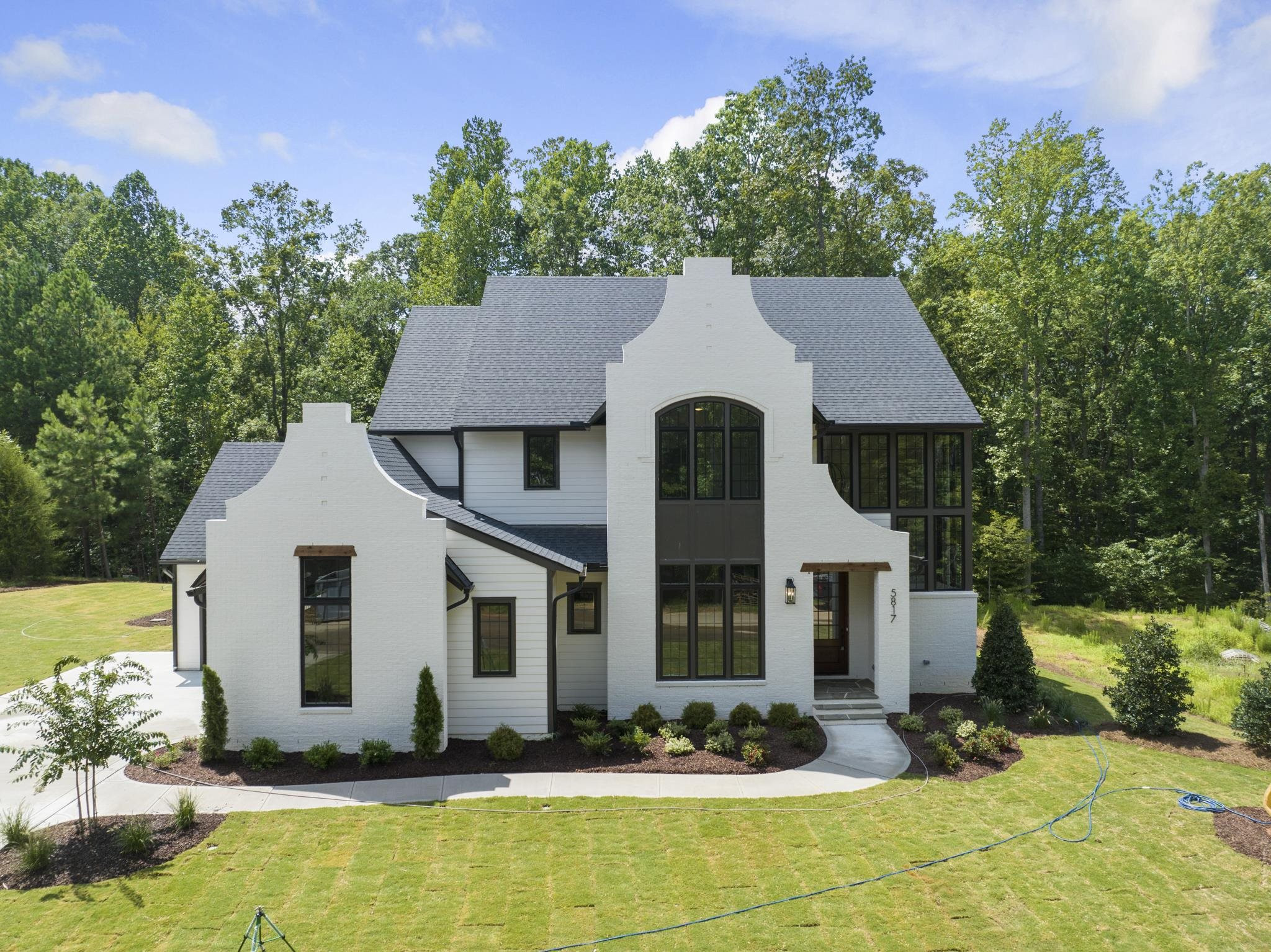 5817 Vintage Oak Lane