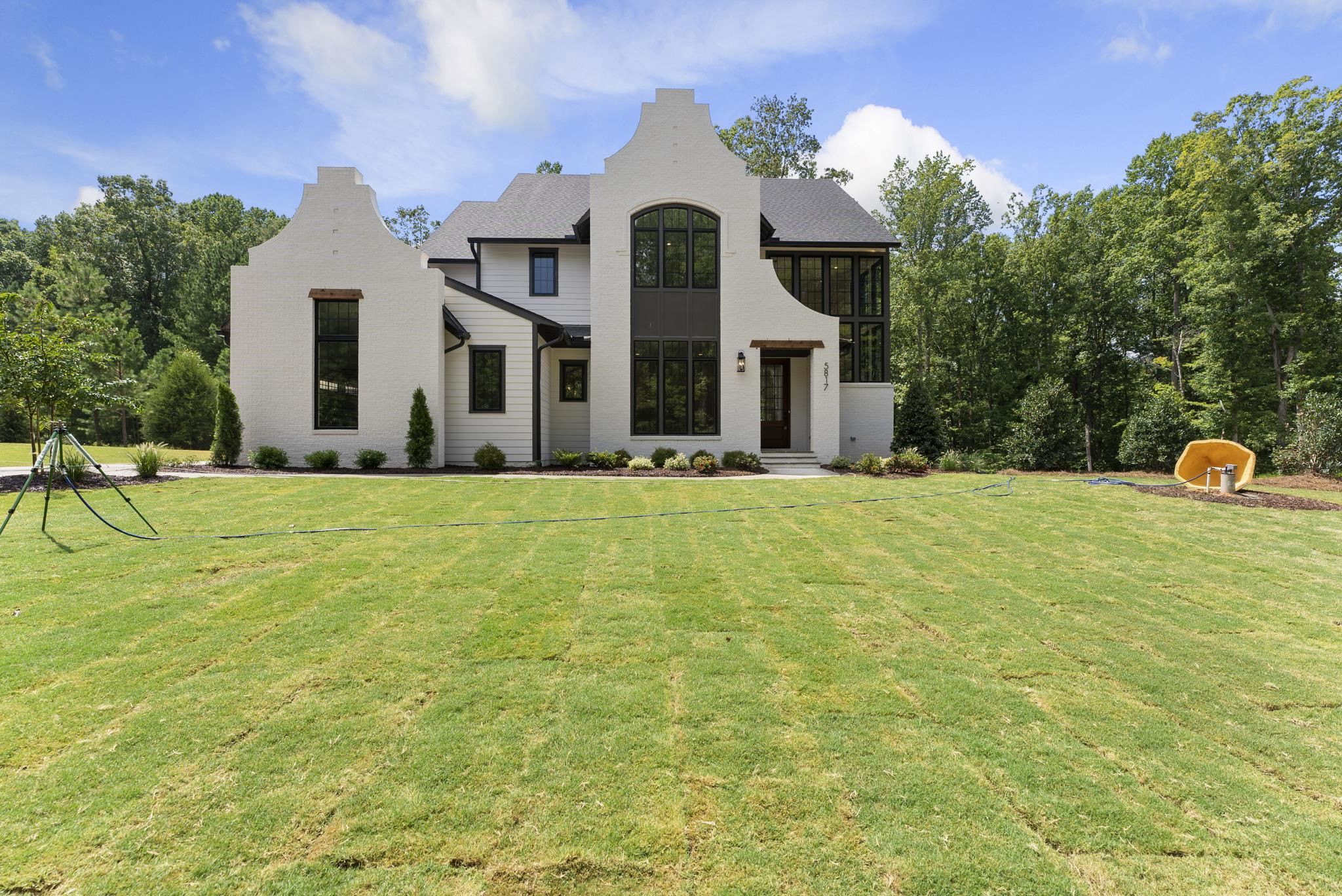5817 Vintage Oak Lane