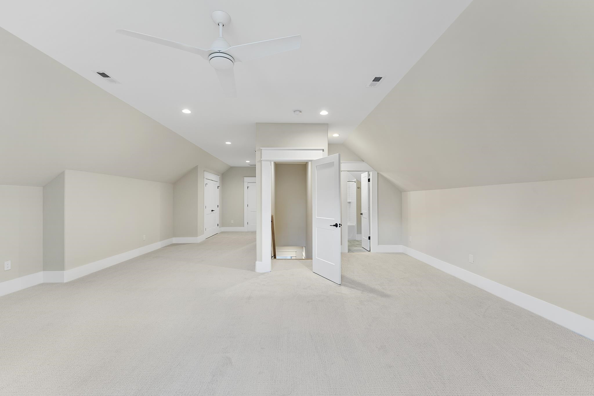 5817 Vintage Oak Lane