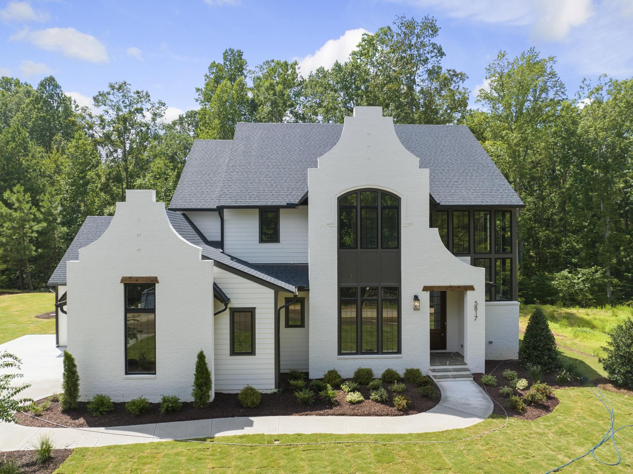 5817 Vintage Oak Lane