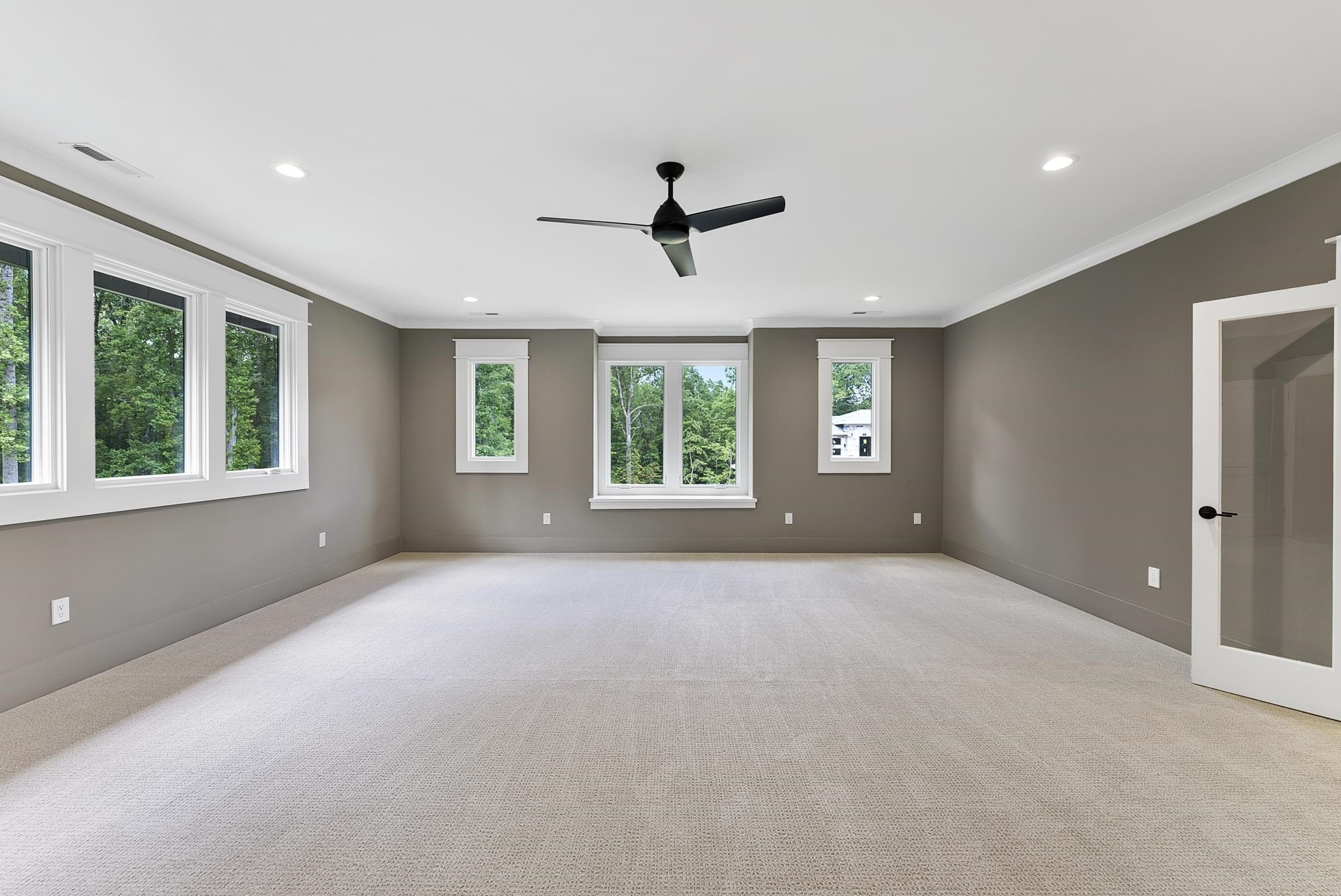 5817 Vintage Oak Lane