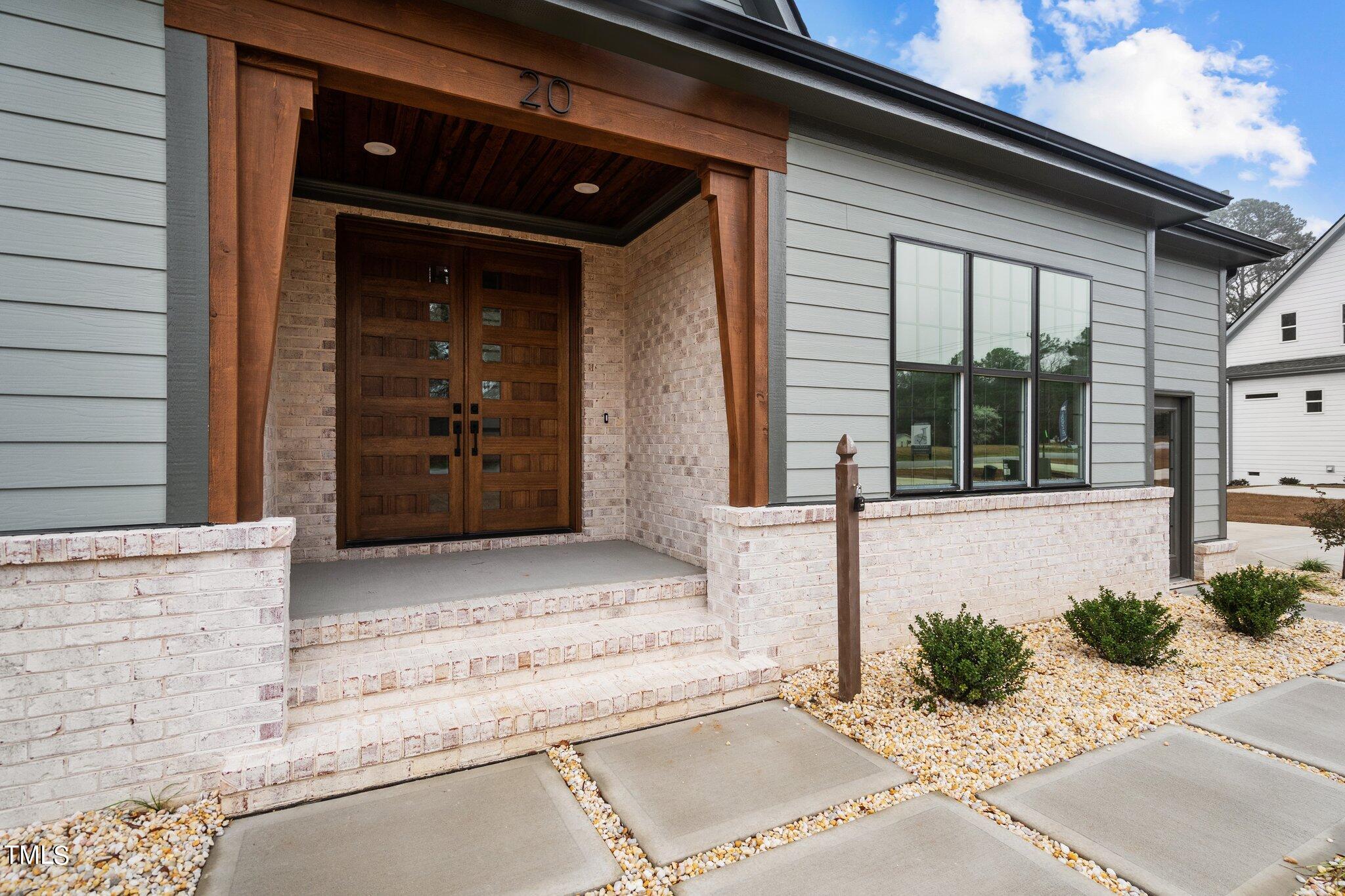 20 Carnation Road