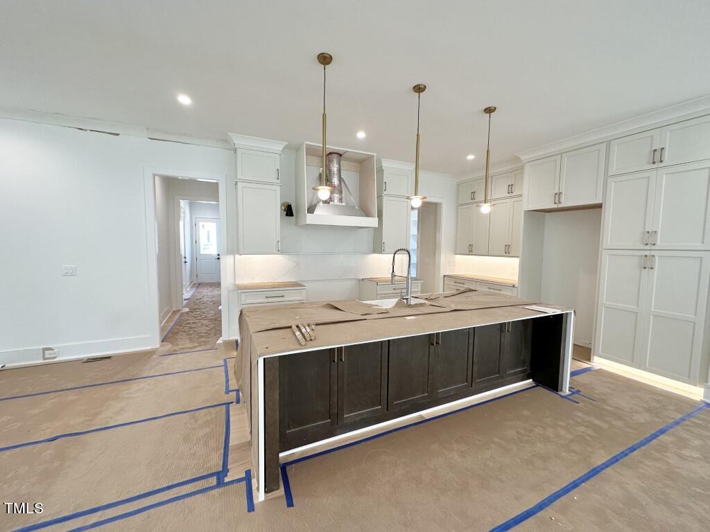 708 Compton Road