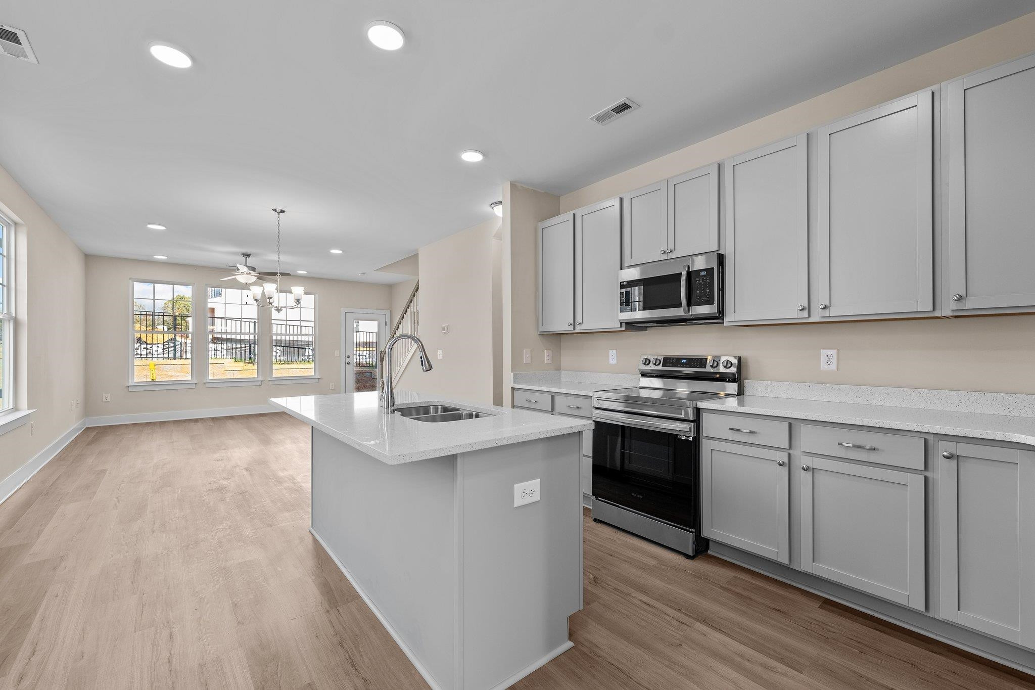 901 Hillman Lane