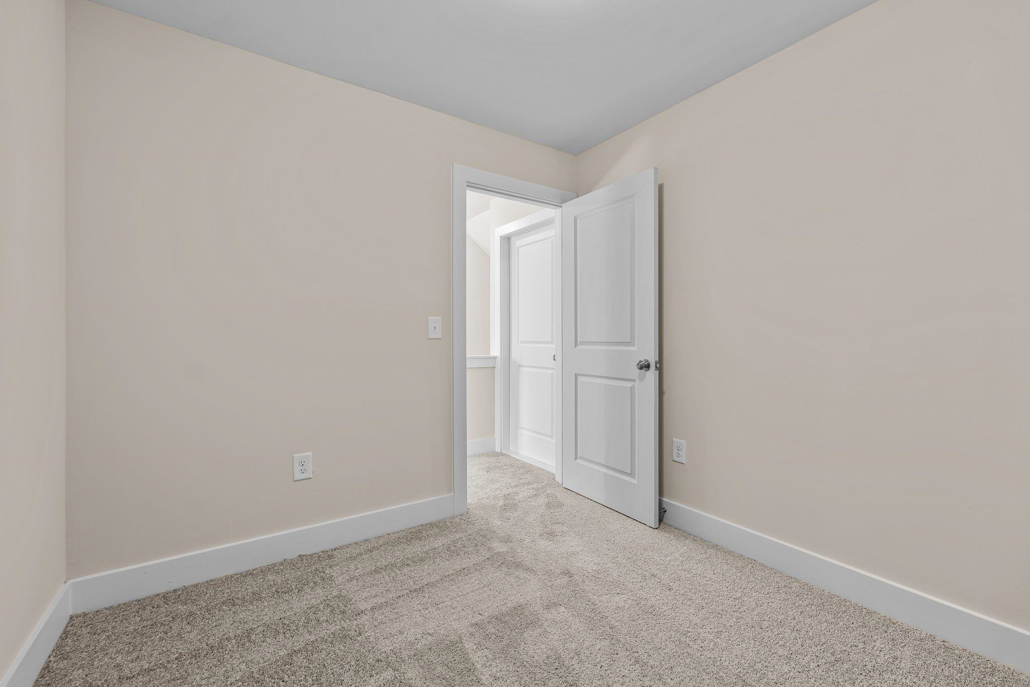 901 Hillman Lane