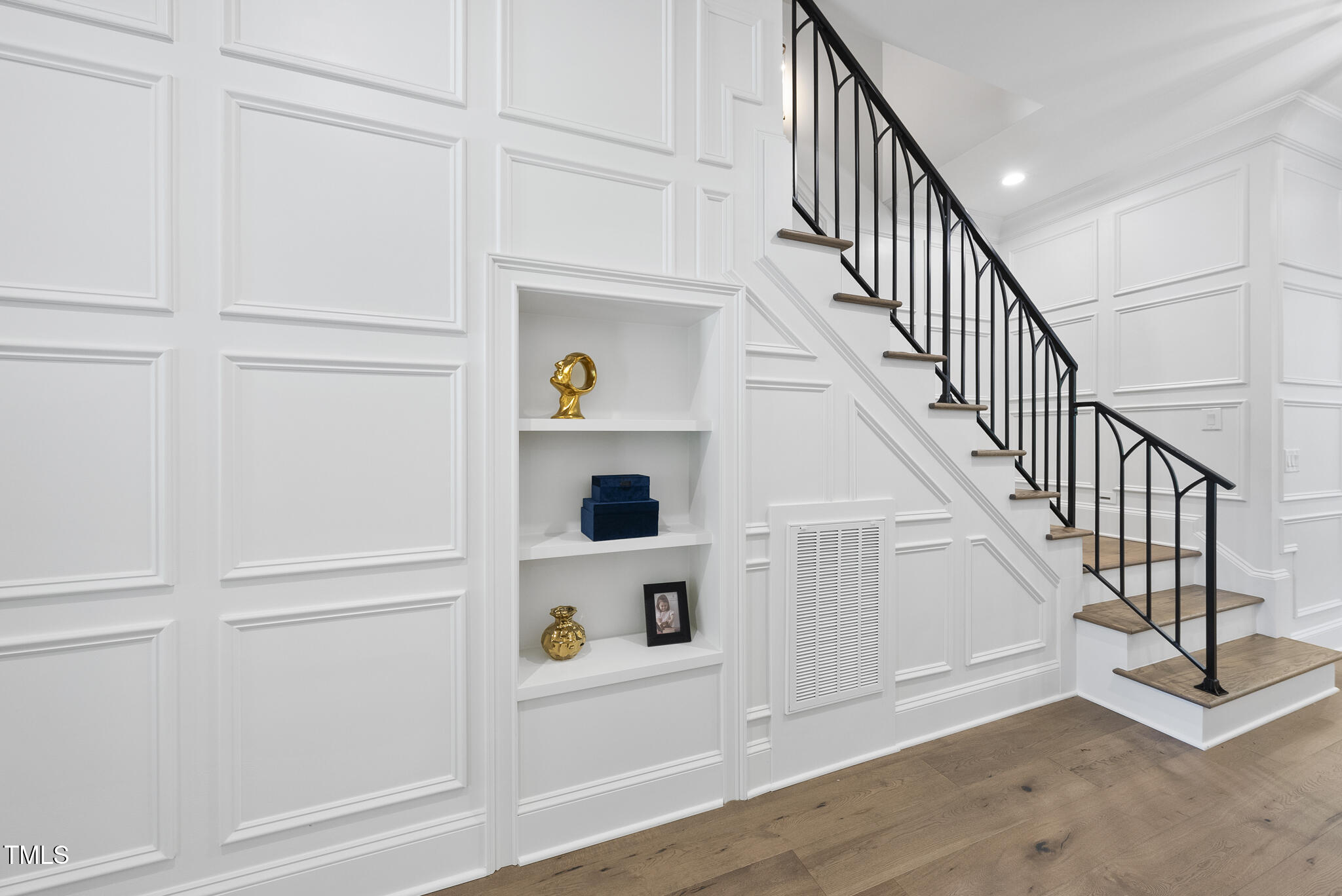 5307 Dixon Drive