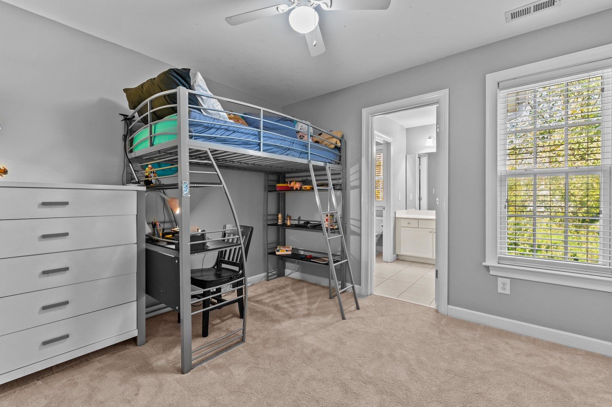 1005 Golden Star Way