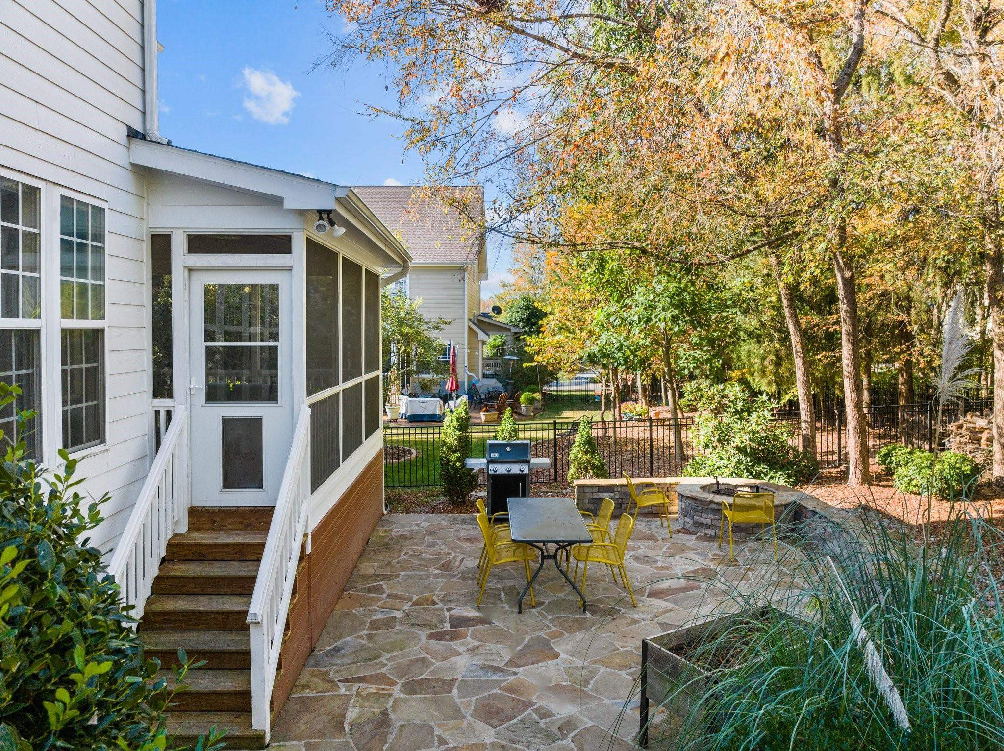1005 Golden Star Way
