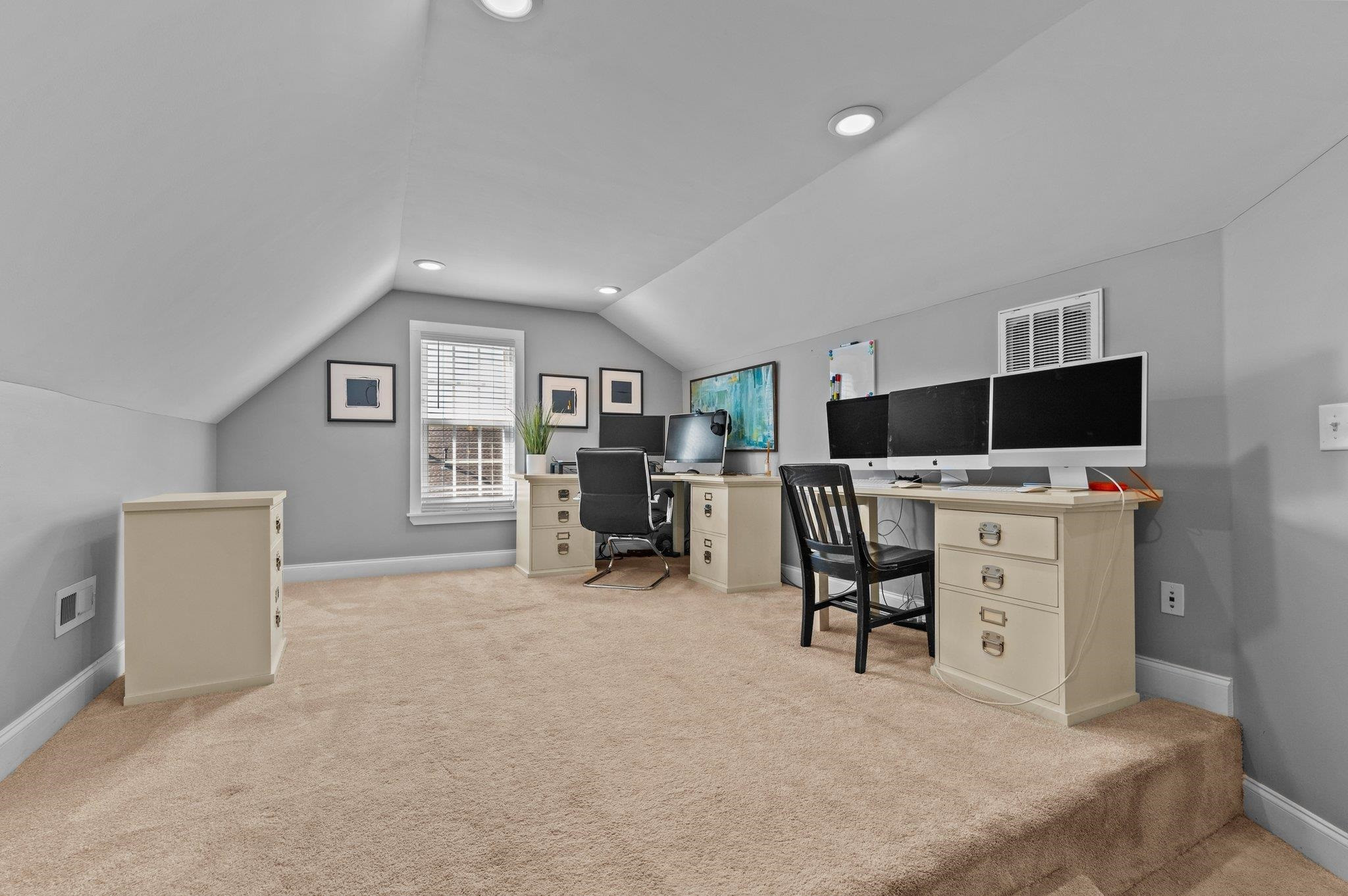 1005 Golden Star Way
