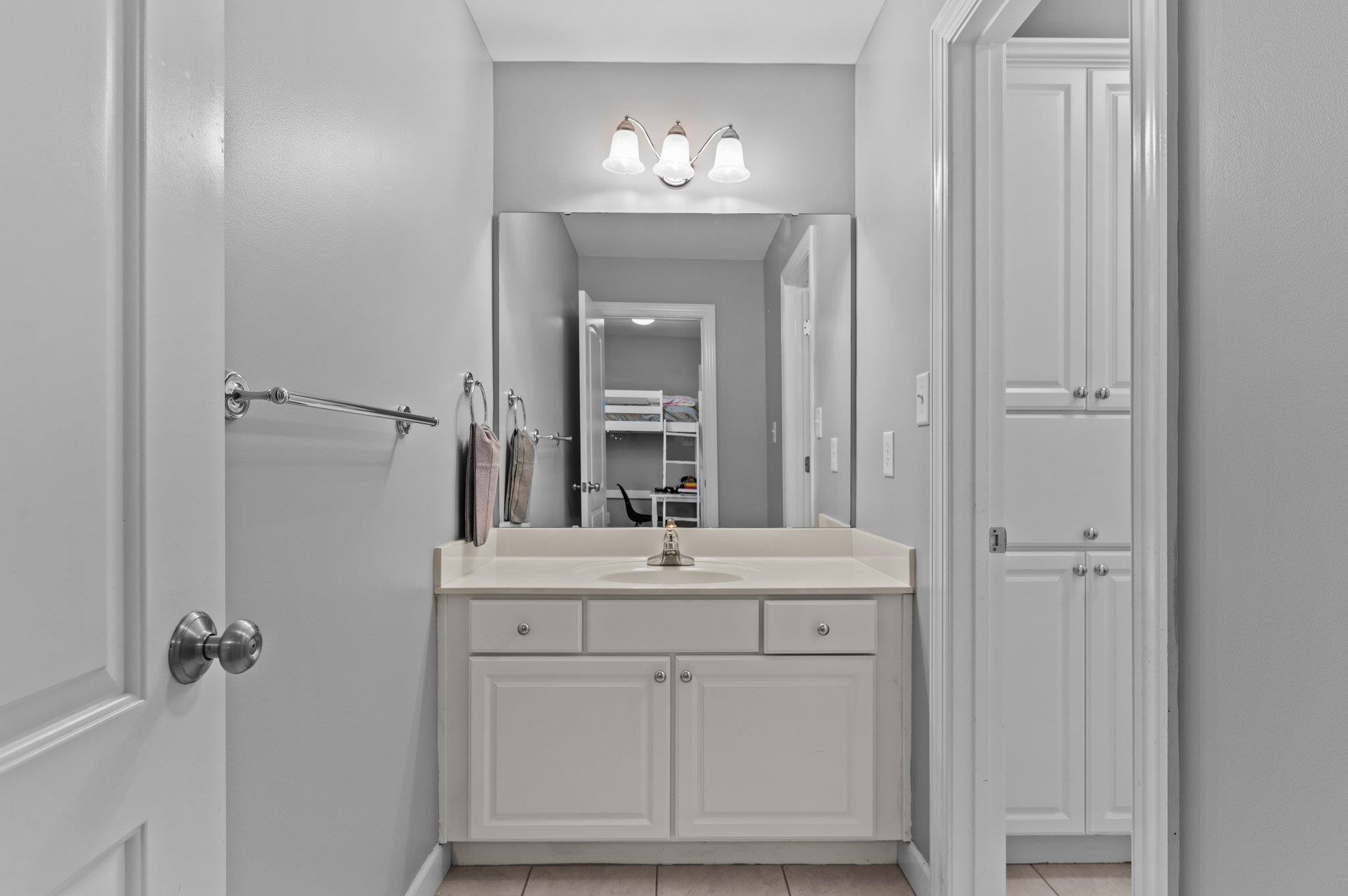 1005 Golden Star Way