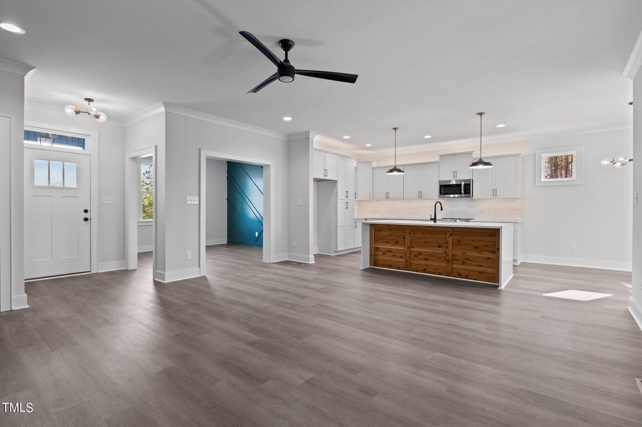 35 Woodford Way