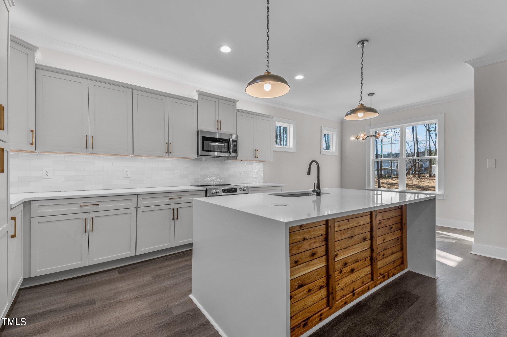 35 Woodford Way