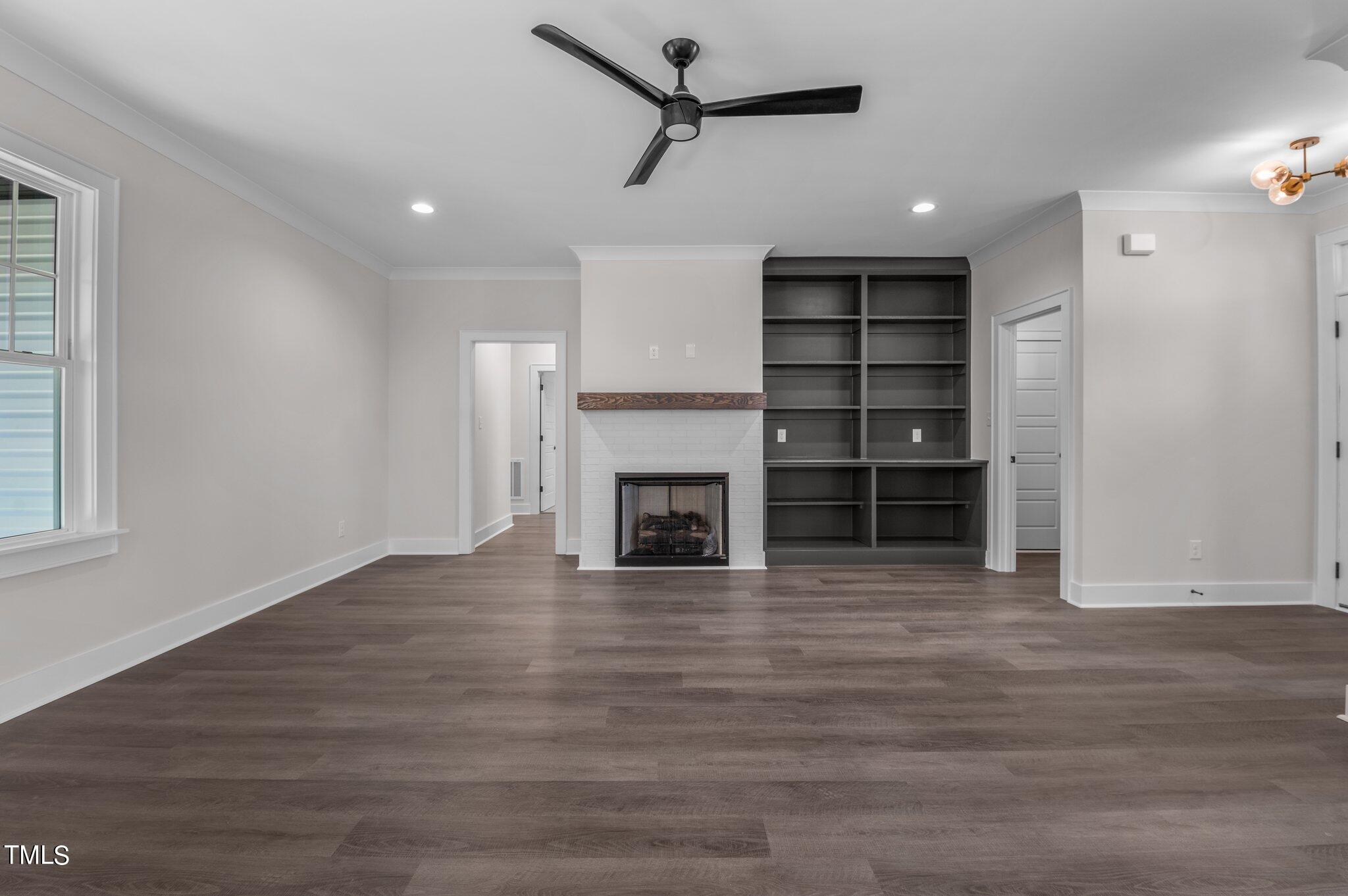 35 Woodford Way