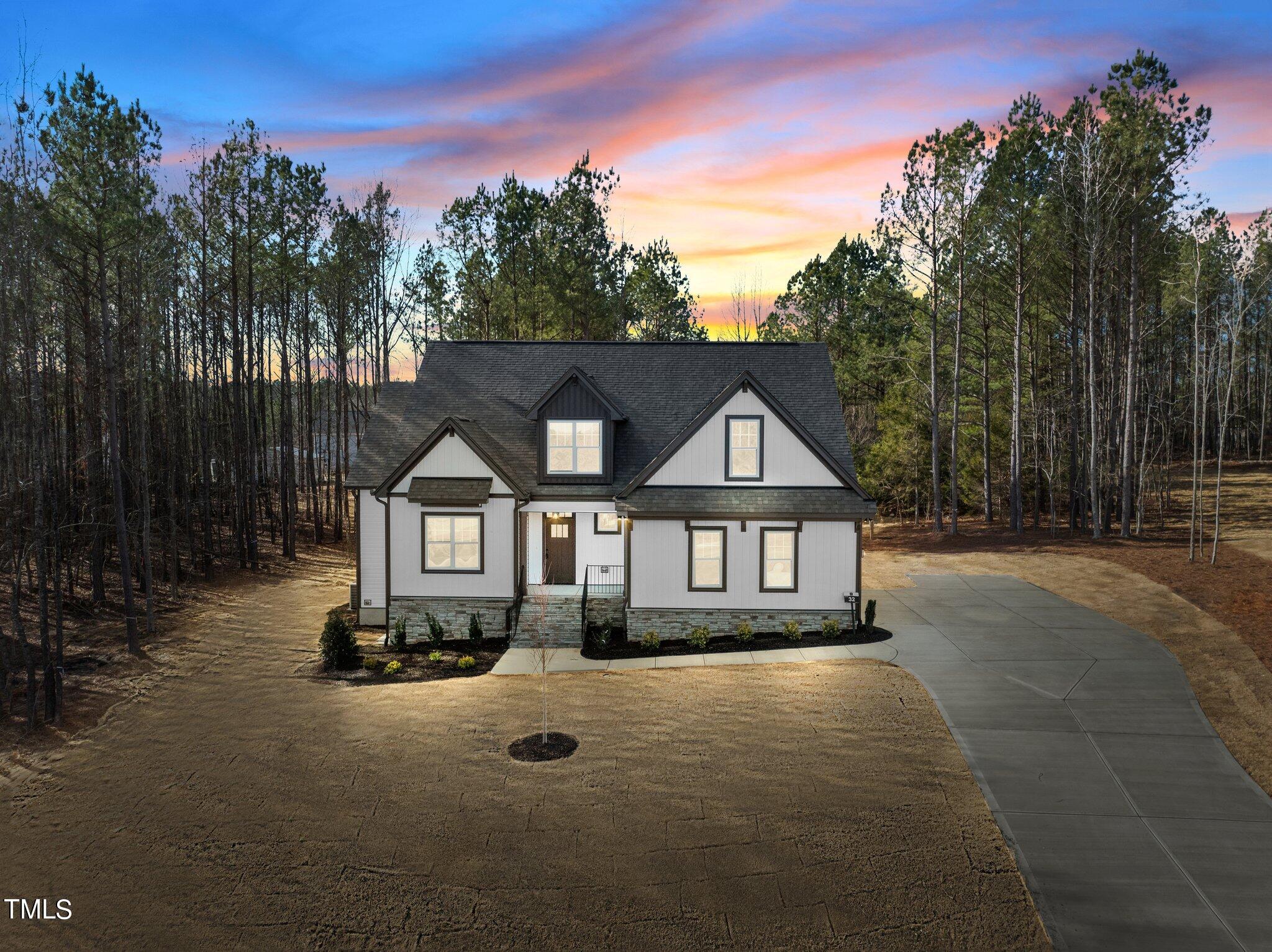 35 Woodford Way