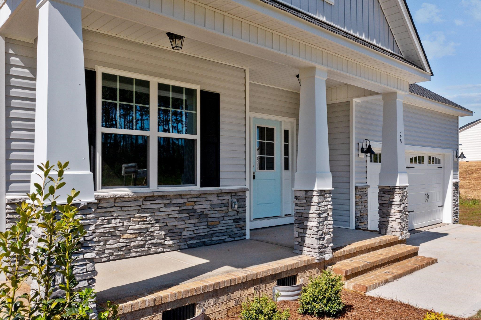 25 Andrews Landing Drive