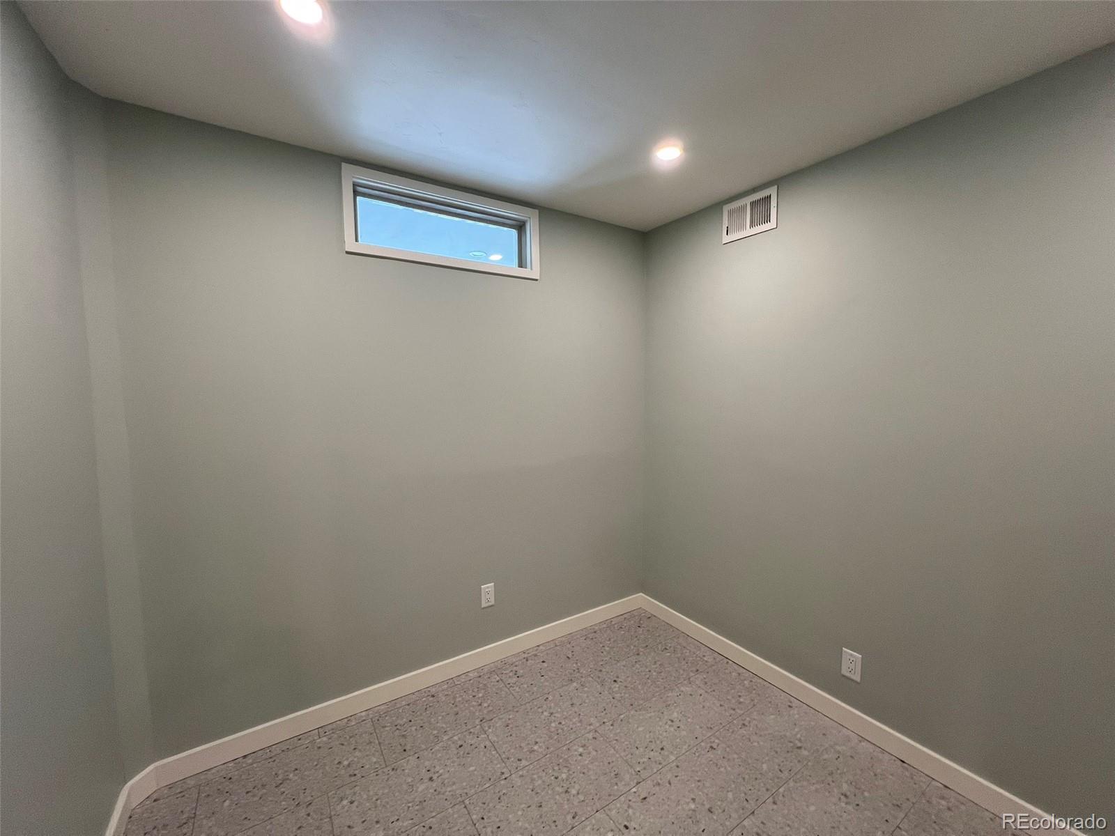 139 E 3rd Street Unit: 10