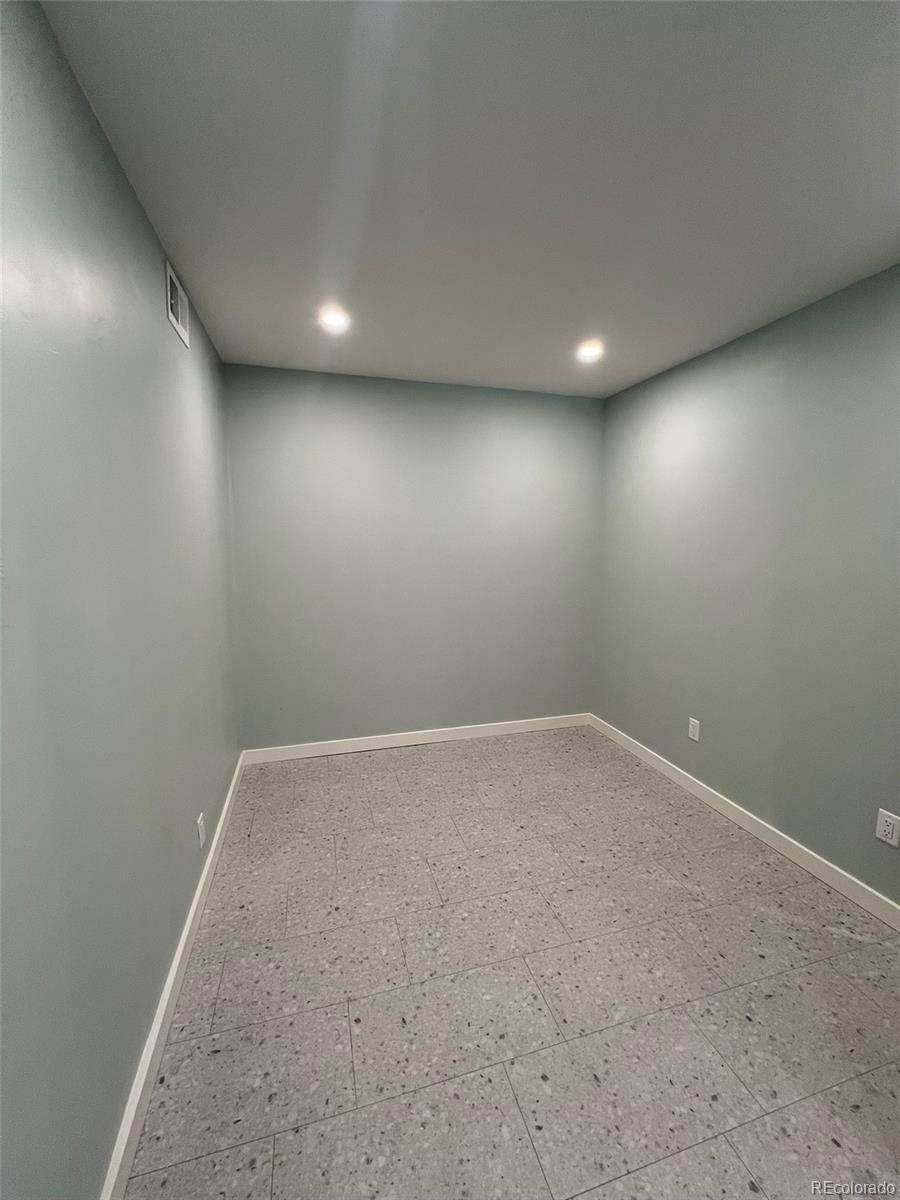 139 E 3rd Street Unit: 10