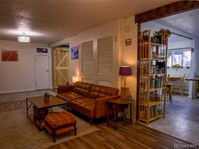 541 W 7th Street