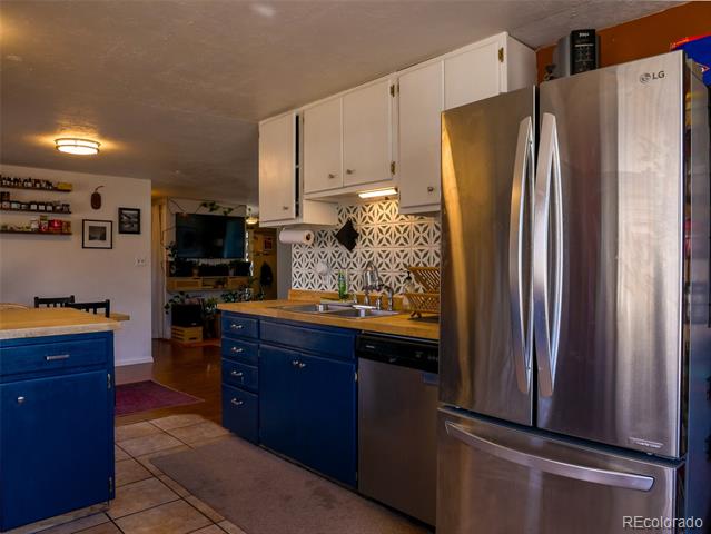 541 W 7th Street