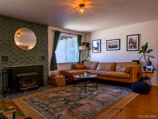 541 W 7th Street