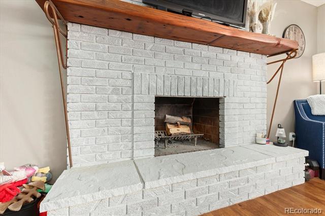 325 & 325 1/2 E 11th Street