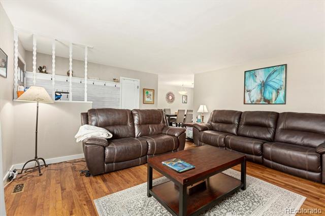 325 & 325 1/2 E 11th Street