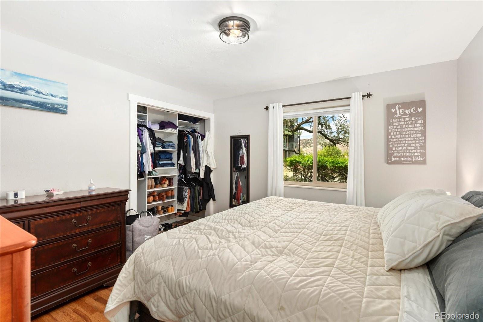325 & 325 1/2 E 11th Street