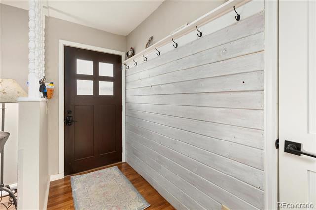 325 & 325 1/2 E 11th Street