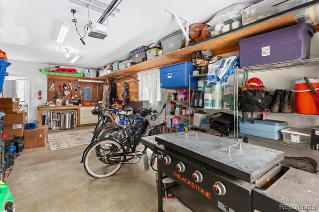 325 & 325 1/2 E 11th Street