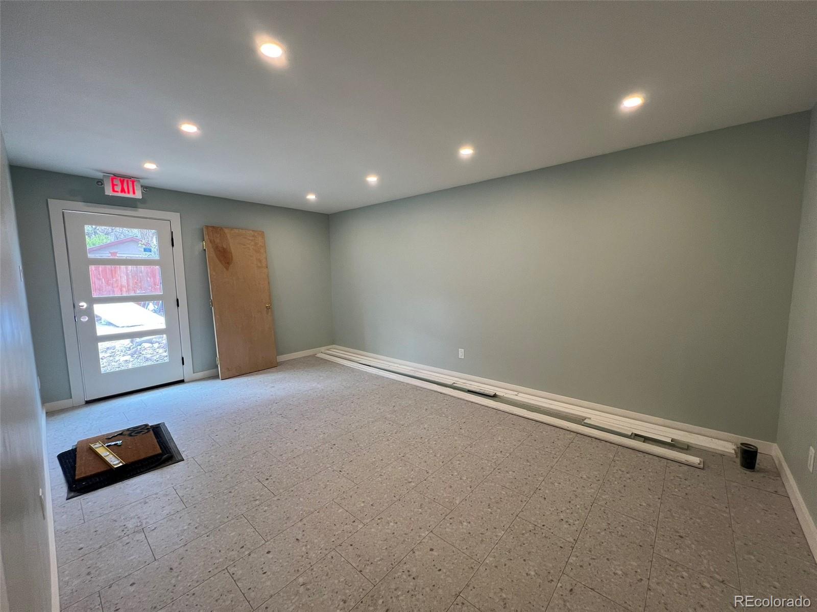 139 E 3rd Street Unit: 6