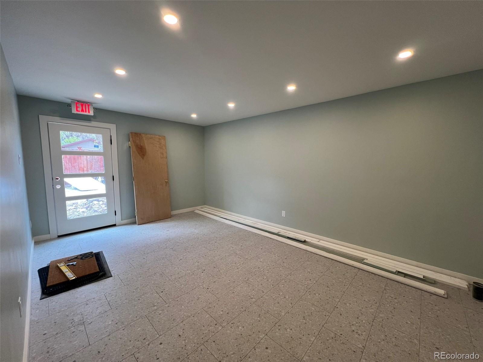 139 E 3rd Street Unit: 6