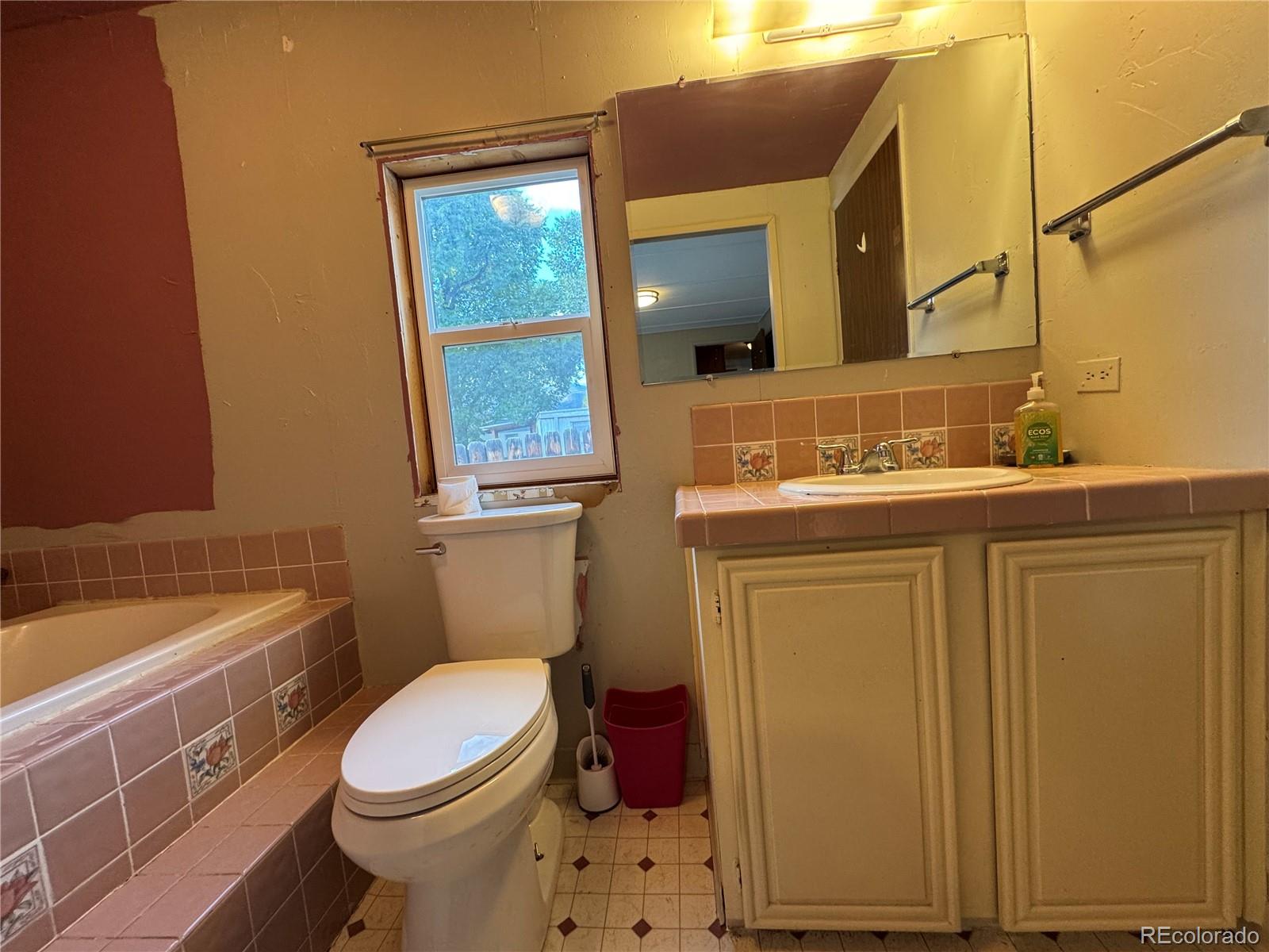 910 J Street Unit: F2