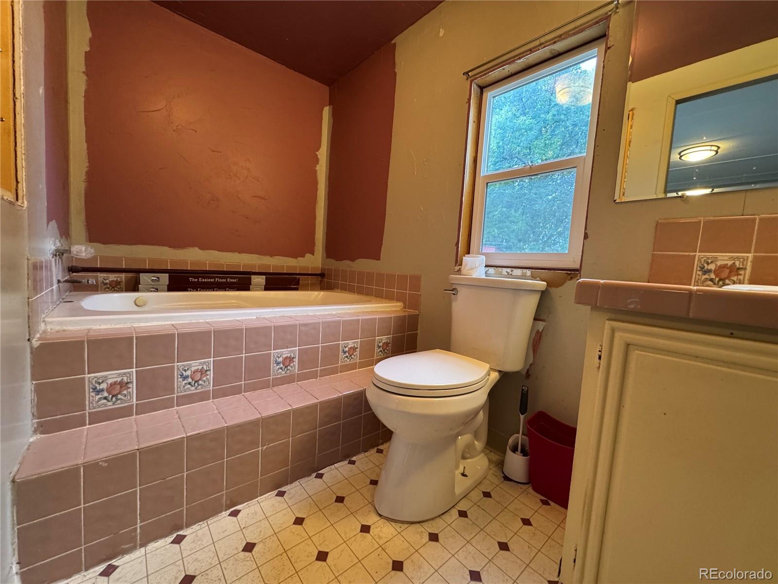 910 J Street Unit: F2