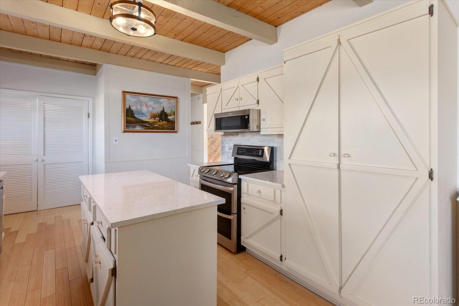 716 W Blarney Stone Road