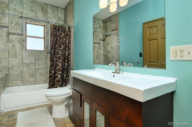 225 F Street Unit: B