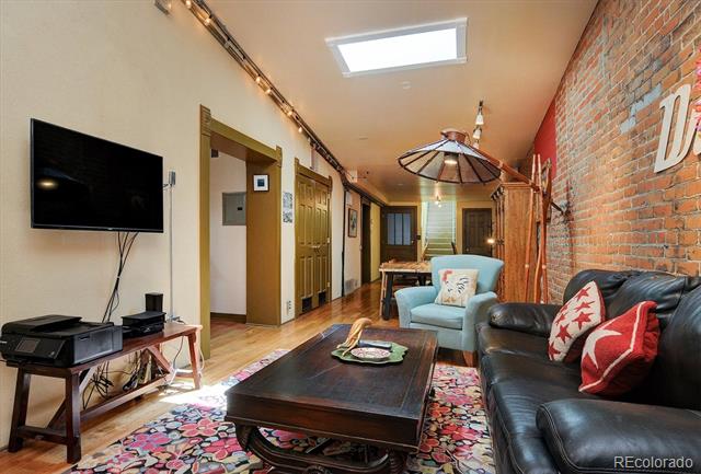 225 F Street Unit: B